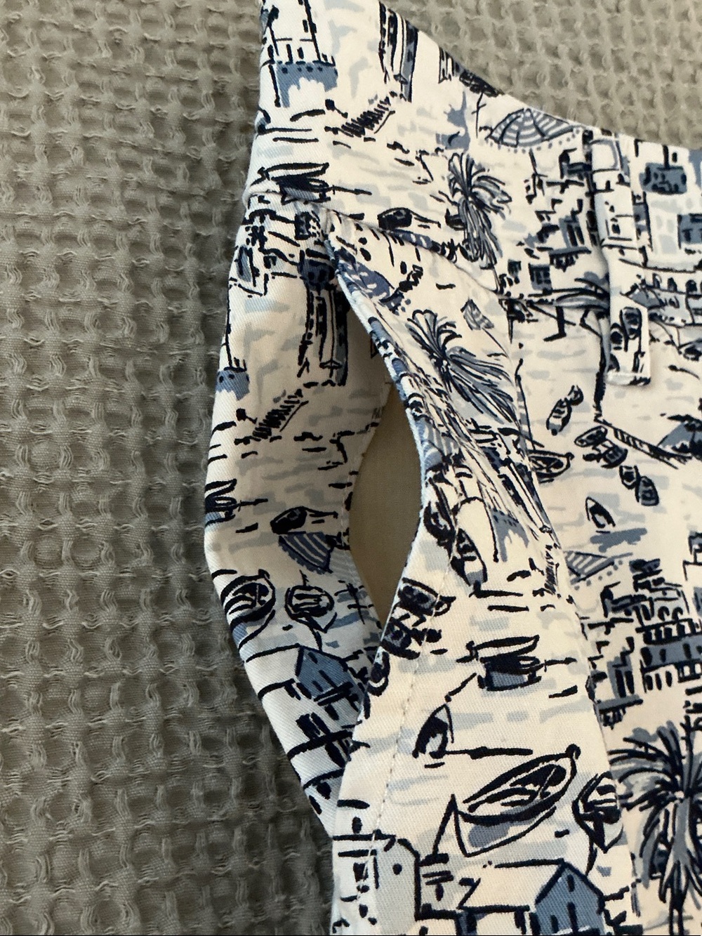 Talbots Outlet White and Navy Cotton 7” Shorts size 10 - Picture 5 of 11